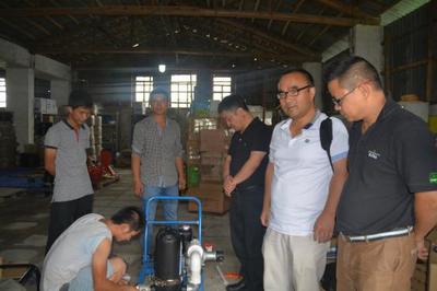 云南馬龍三?？萍籍a(chǎn)業(yè)王暉總來(lái)訪鄉(xiāng)喜液體肥